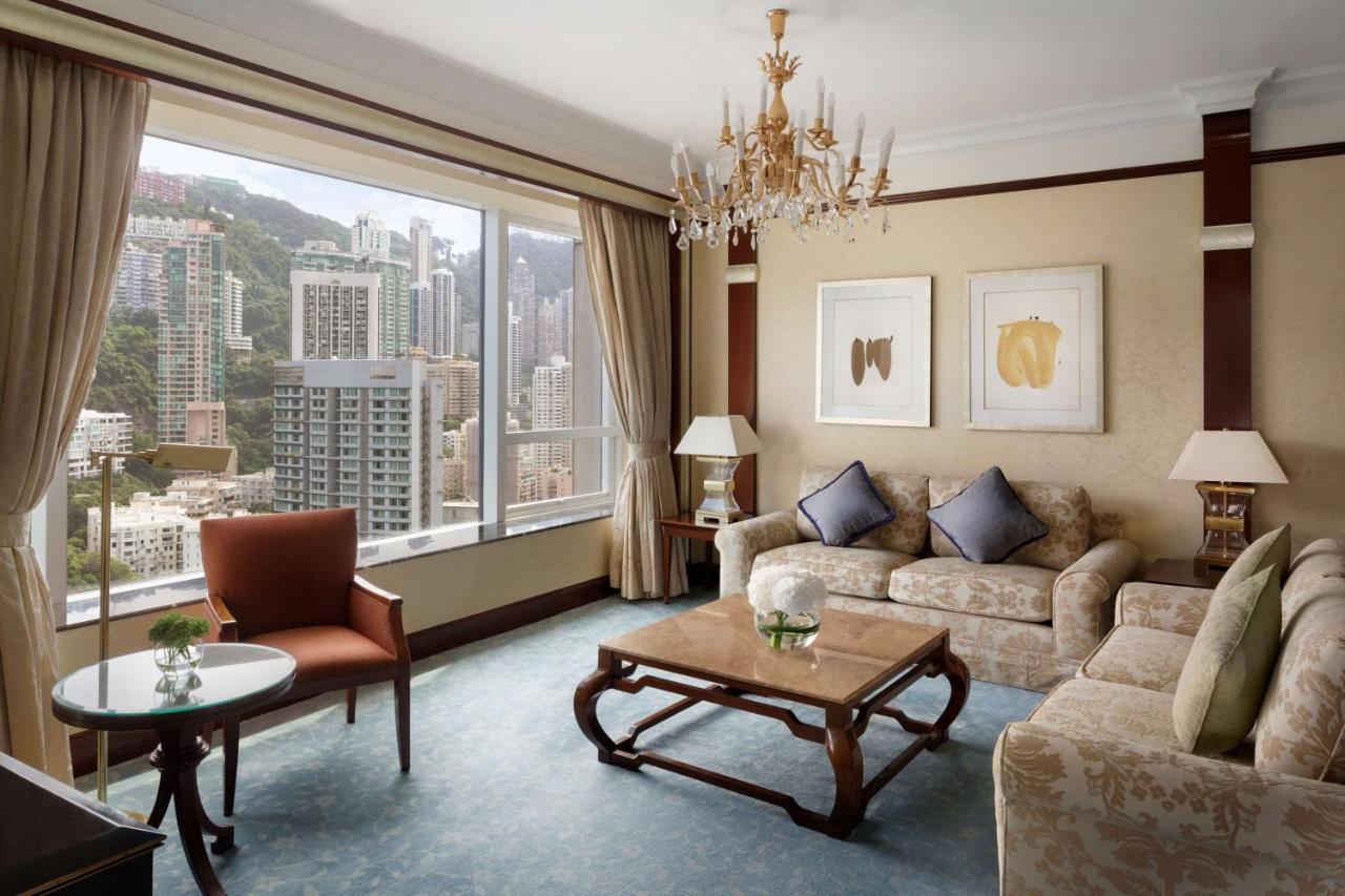 Island Shangri-la Hotel 5*