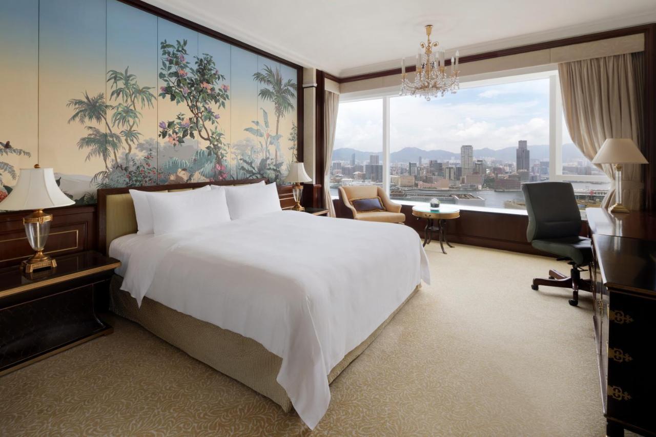 Island Shangri-la Hotel